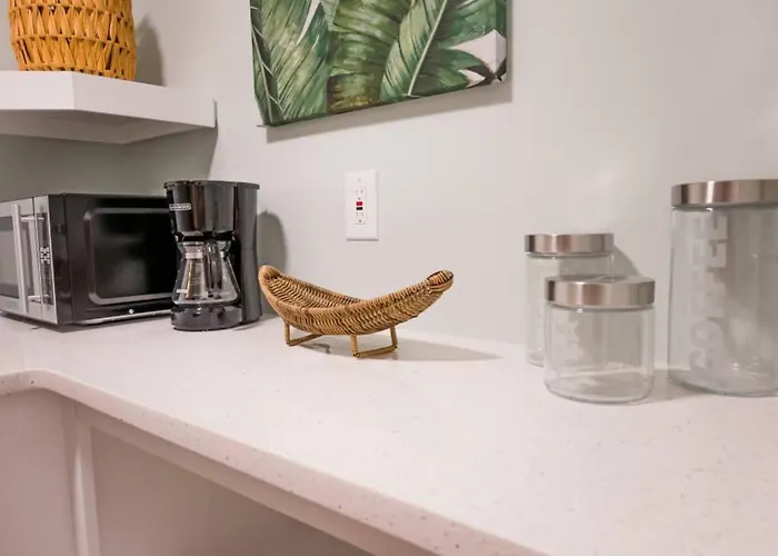 Key West 2- Beach Access - Dog Friendly - Bikes Grill