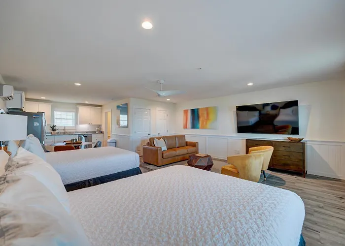 302 Queen Suite, 3Rd Floor Low Tide