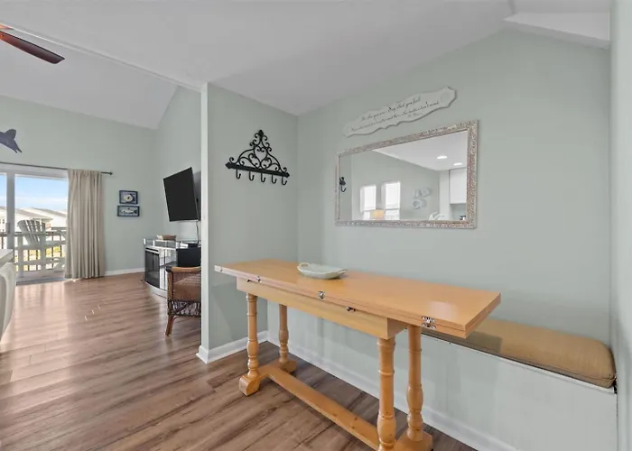 Birds Nest Ocean View Condo W Balcony